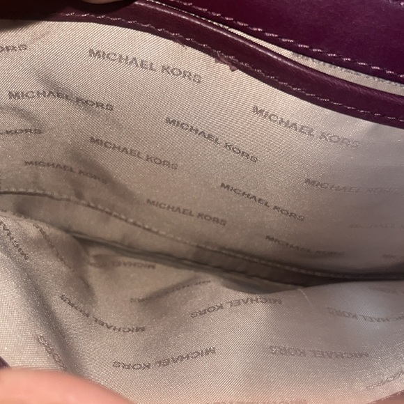 Michael Kors EUC no callouts Burgundy Crossbody Bag - Picture 13 of 15